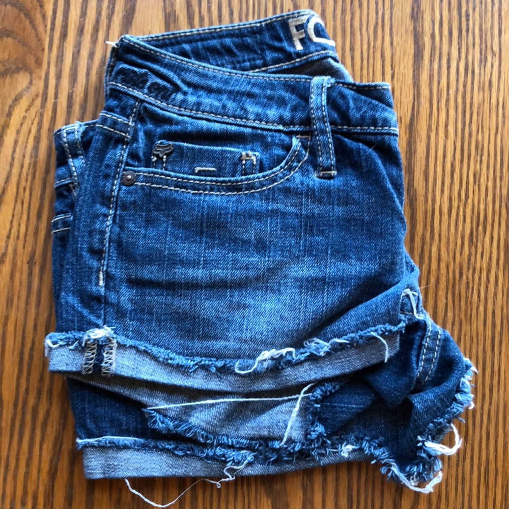 Fox Frayed Cuff Hem Shorts